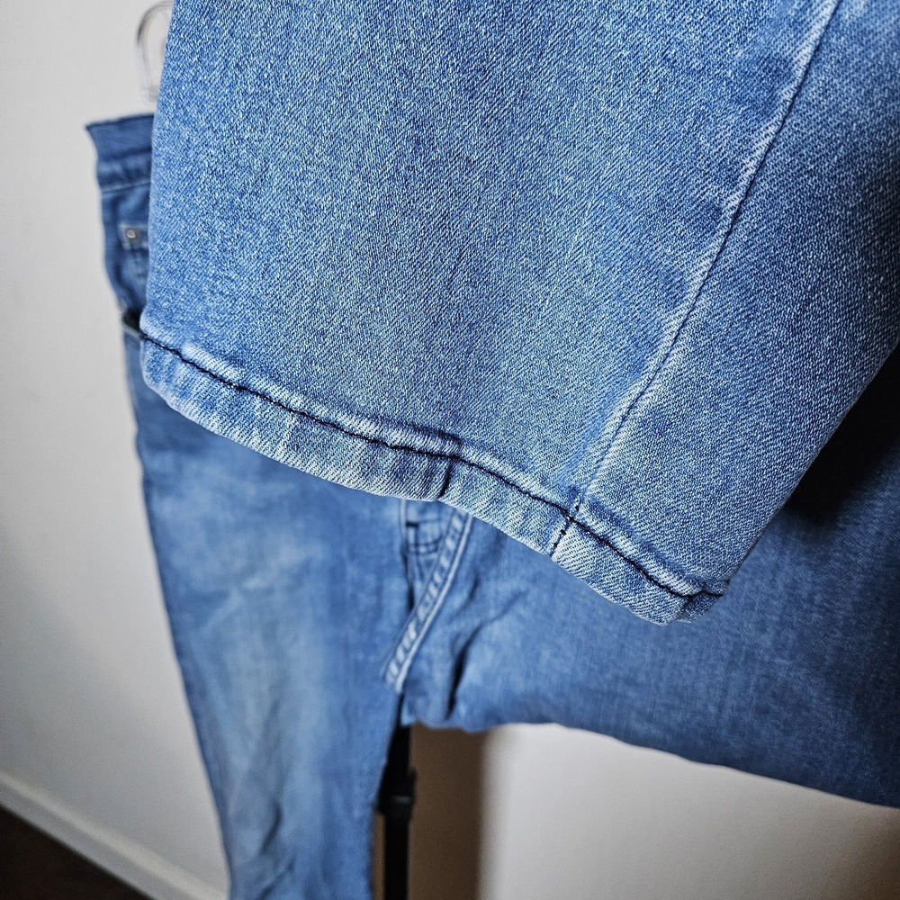 Levis 514 Straight Fit Mens Blue Jeans 34x32 Medium Wash Denim Low Rise Classic - Picture 6 of 7